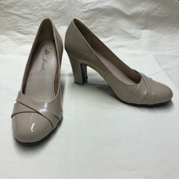 Life Stride Shoes - Life Stride Adara Simply Comfort Beige Pump chunky Heel - 7.5M